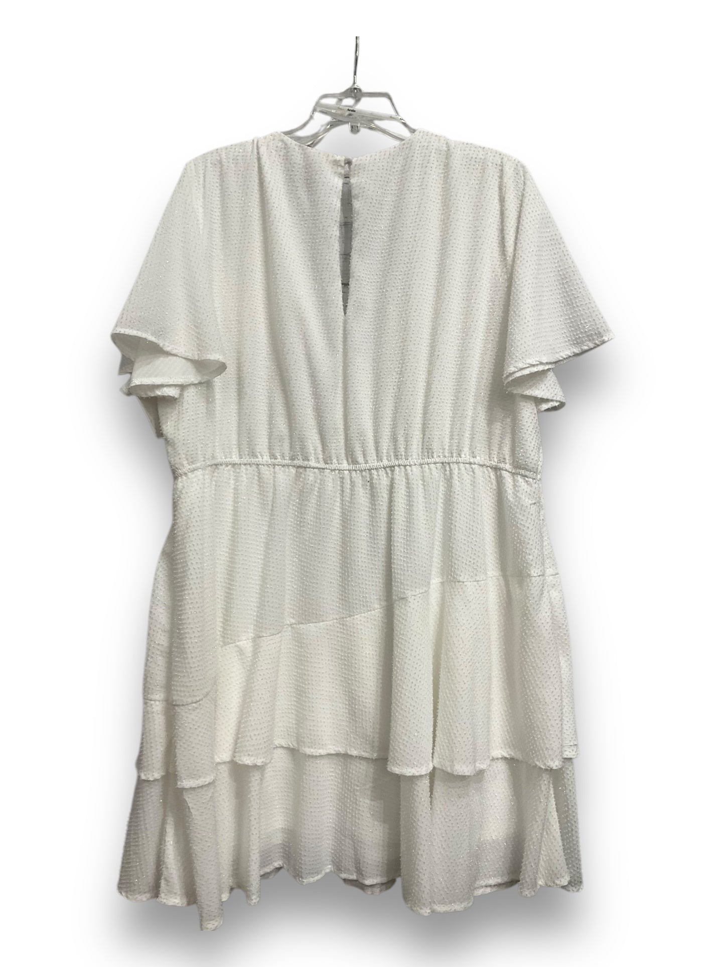 Dress Casual Short By Clothes Mentor In White, Size: 2x