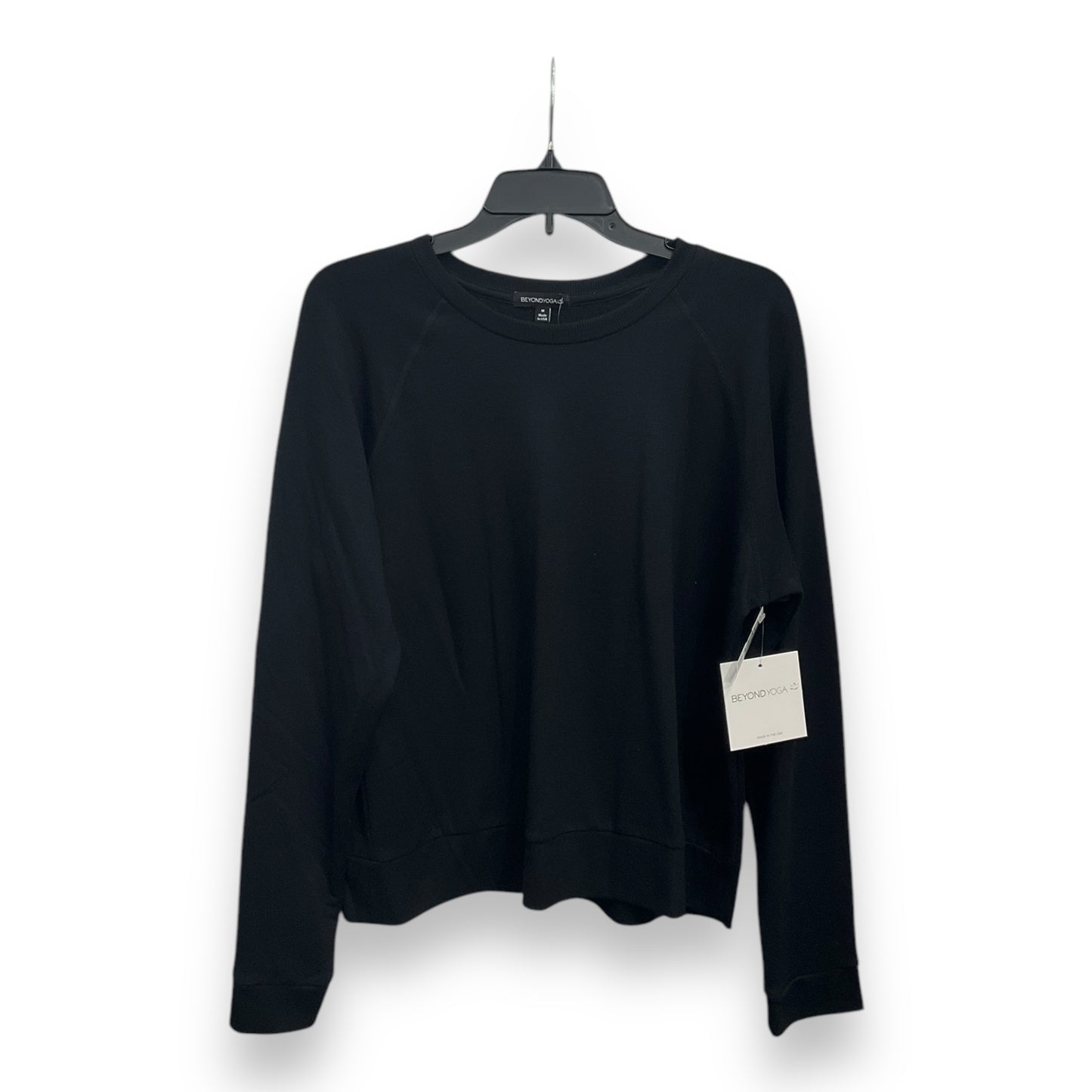 Athletic Top Long Sleeve Crewneck By Beyond Yoga In Black, Size: M