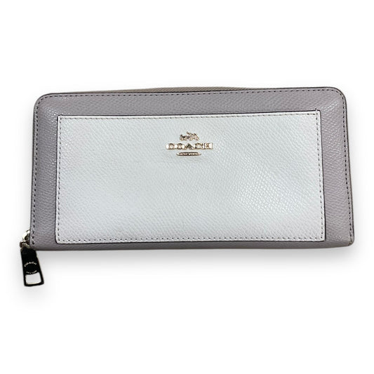 Wallet Designer By Coach  Size: Medium