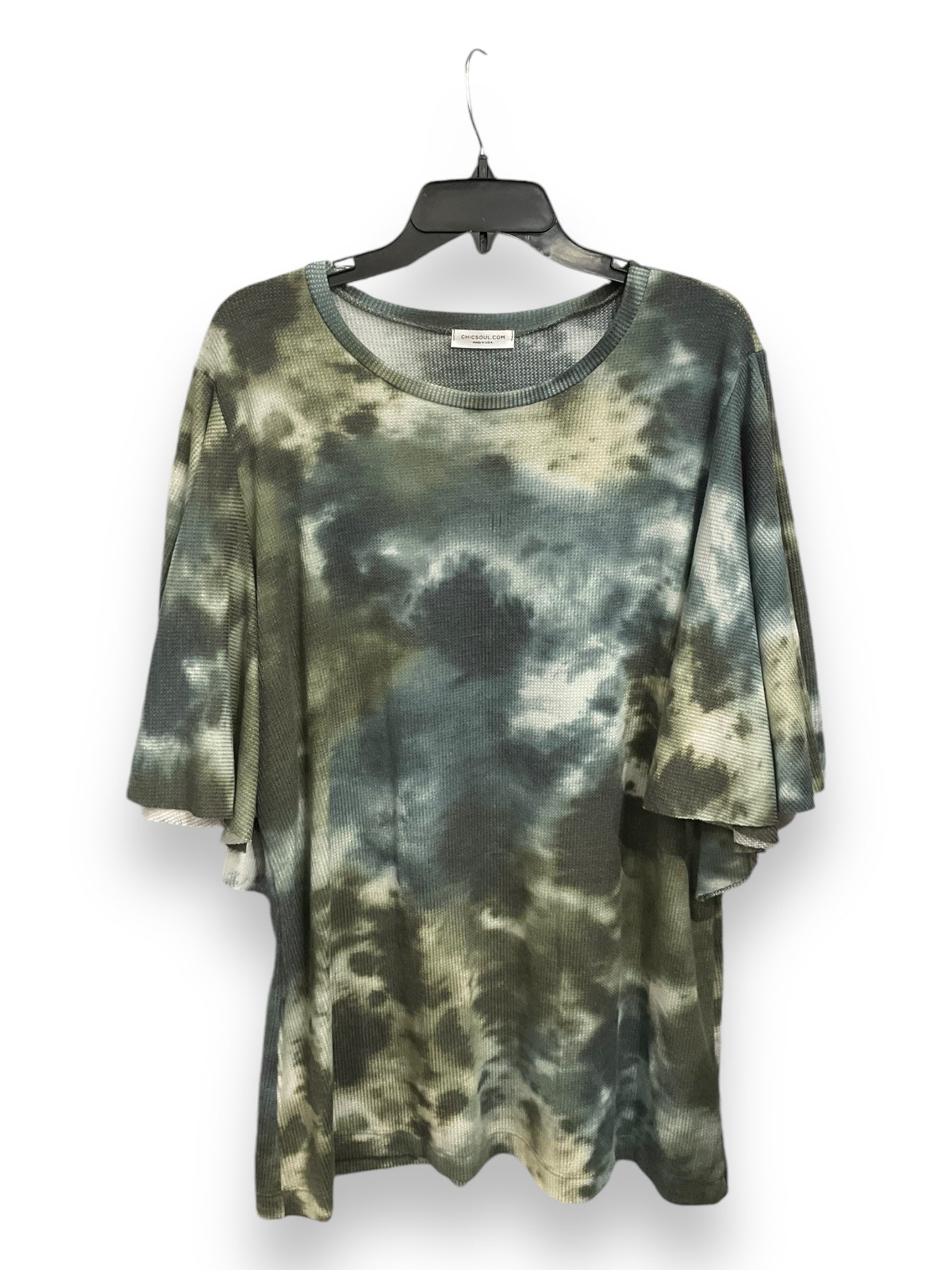 Top Short Sleeve By Chicsoul In Green, Size: 1x