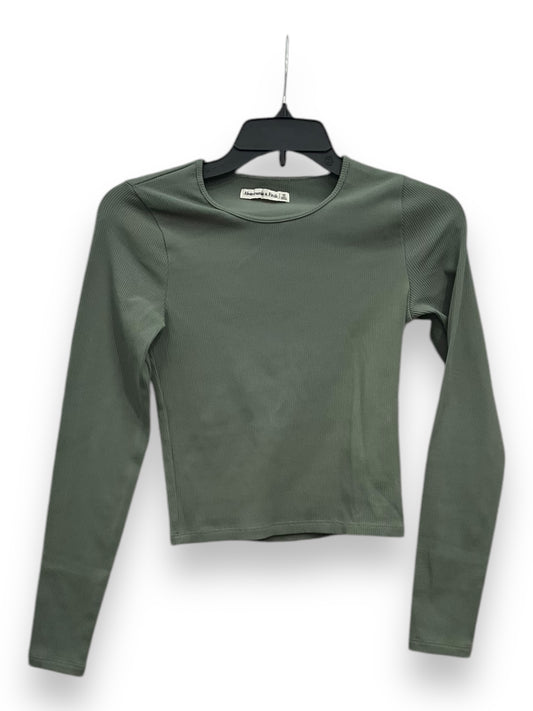 Athletic Top Long Sleeve Collar By Abercrombie And Fitch In Green, Size: Xs