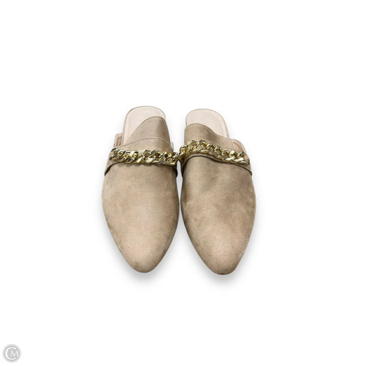 Shoes Flats By Clothes Mentor In Beige, Size: 8