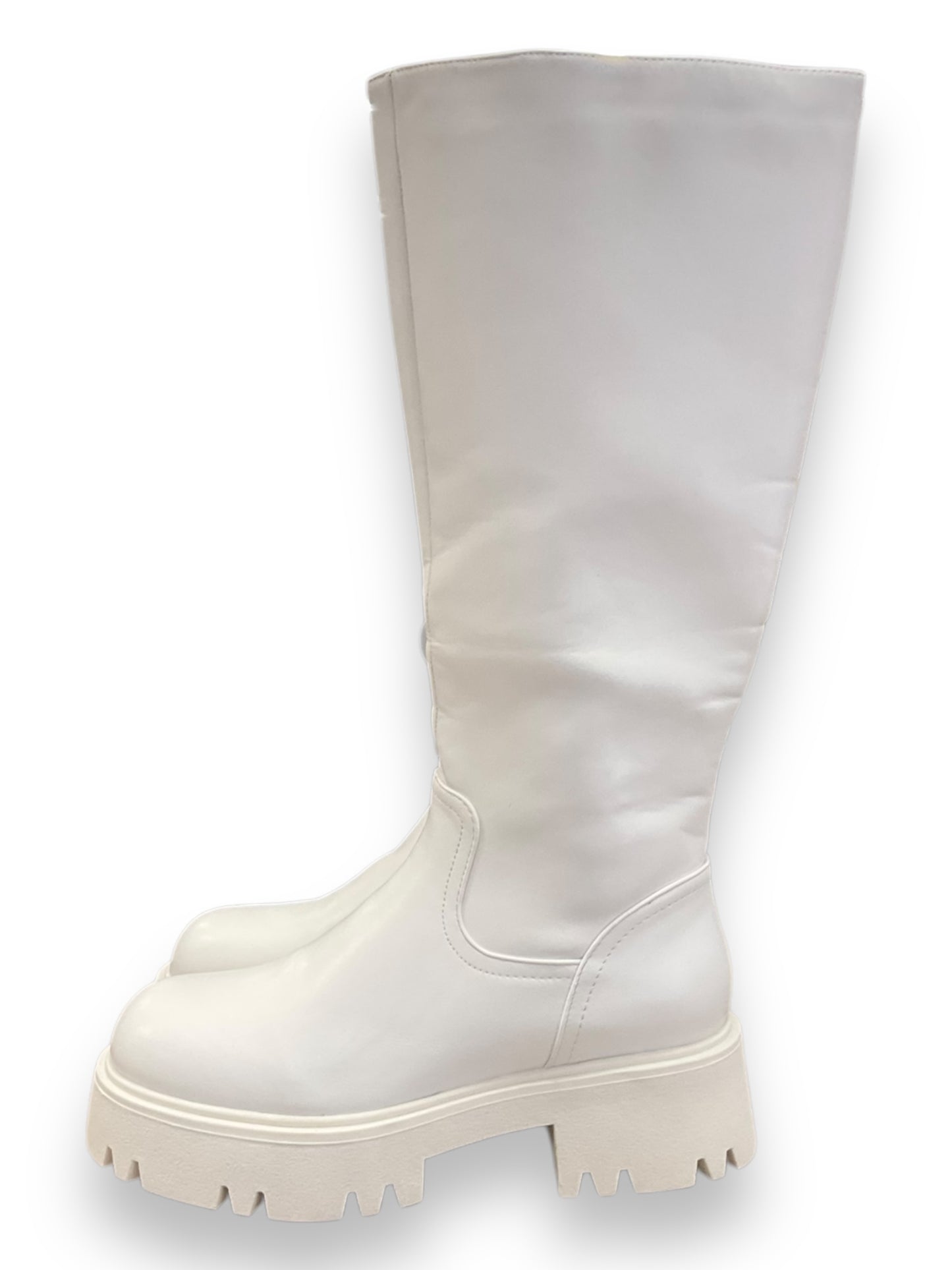 Boots Mid-calf Heels By Dreamers In White, Size: 8