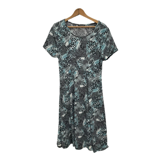 Dress Casual Midi By Amazon Essentials  Size: L