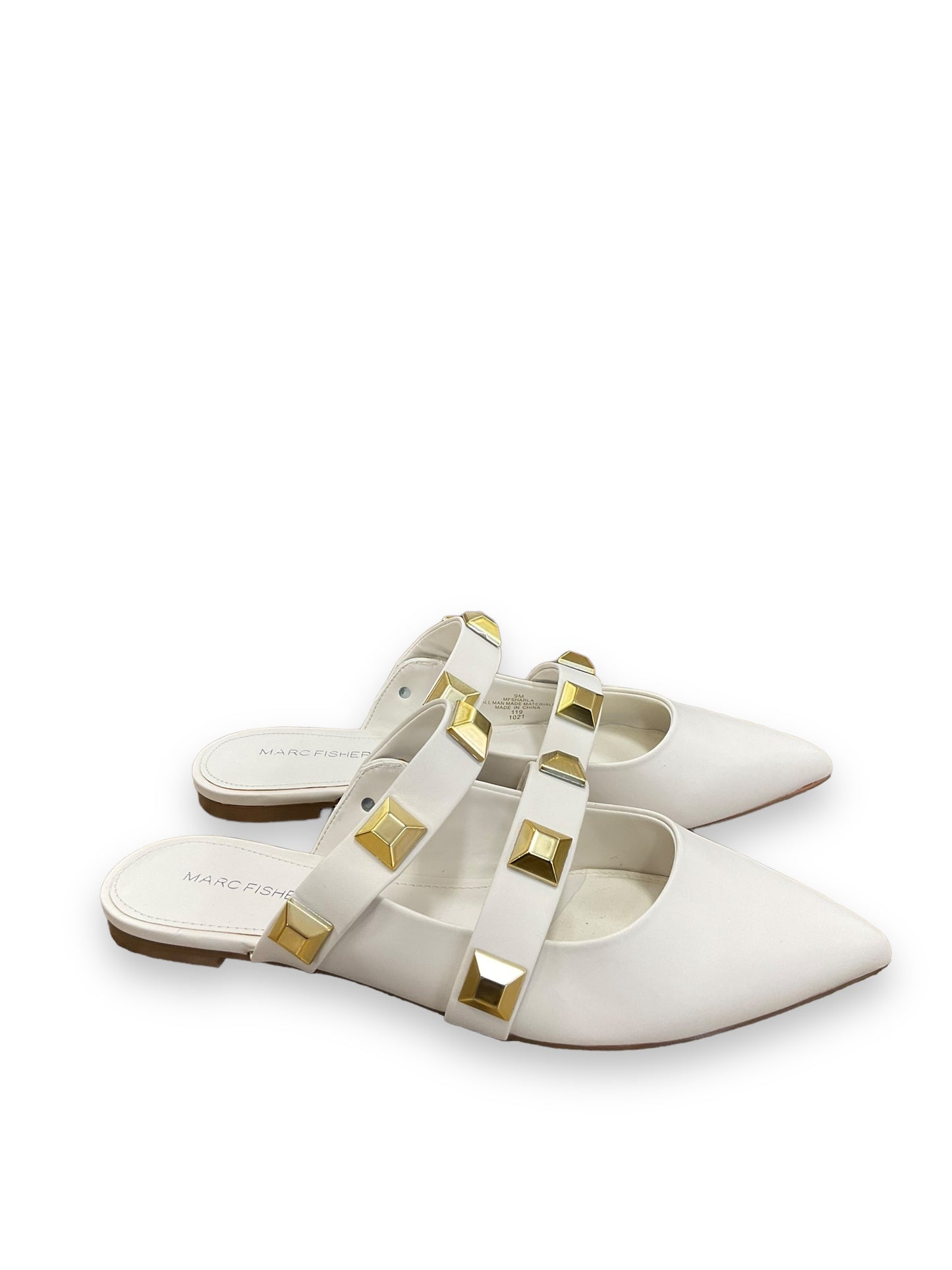 White Shoes Flats Marc Fisher, Size 9