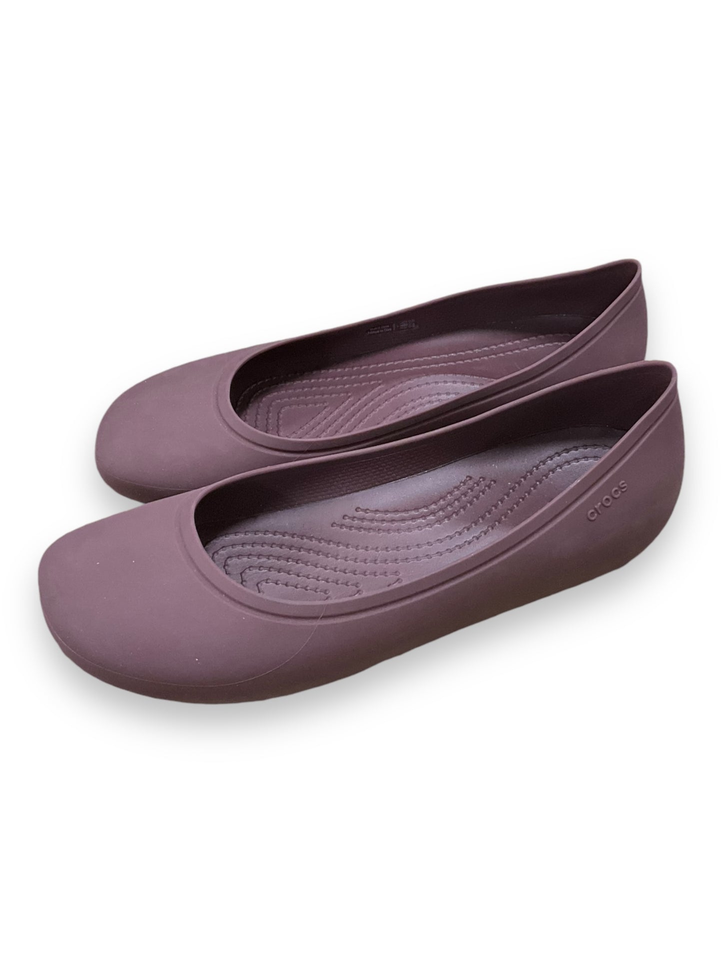 Shoes Flats By Crocs In Purple, Size: 7