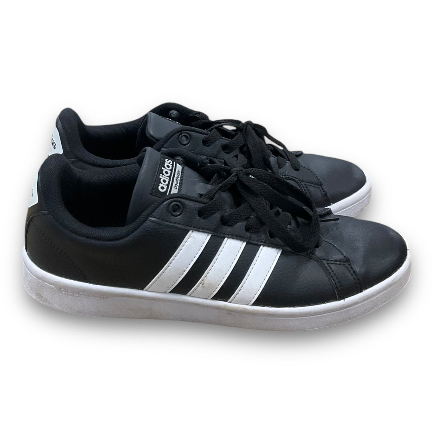 Shoes Sneakers By Adidas In Black & White, Size: 8.5