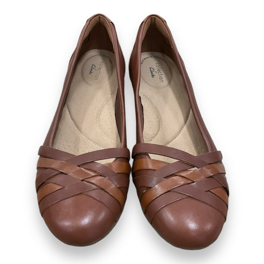 Shoes Flats By Clarks In Brown, Size: 8.5