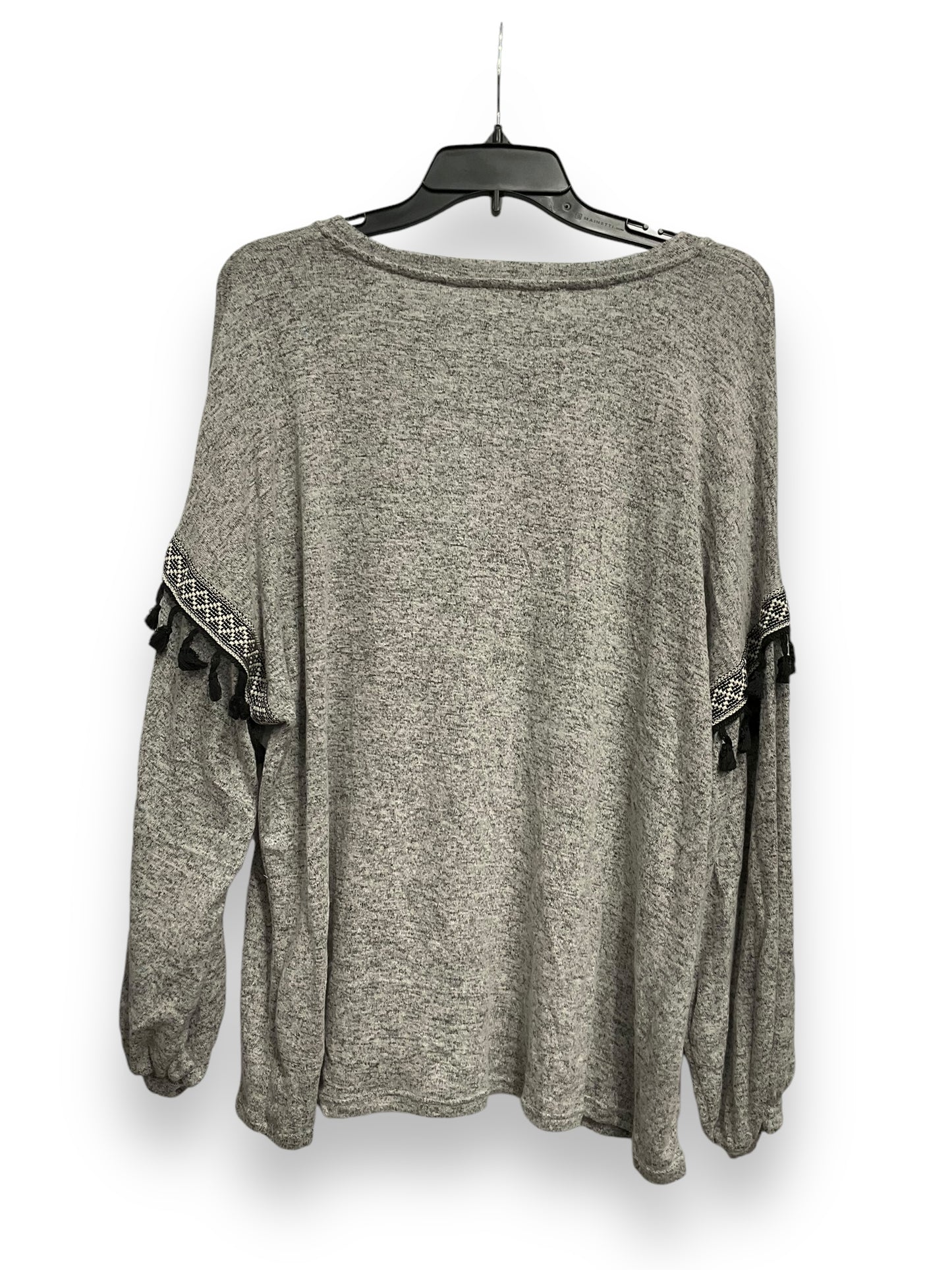 Top Long Sleeve By Clothes Mentor In Grey, Size: M