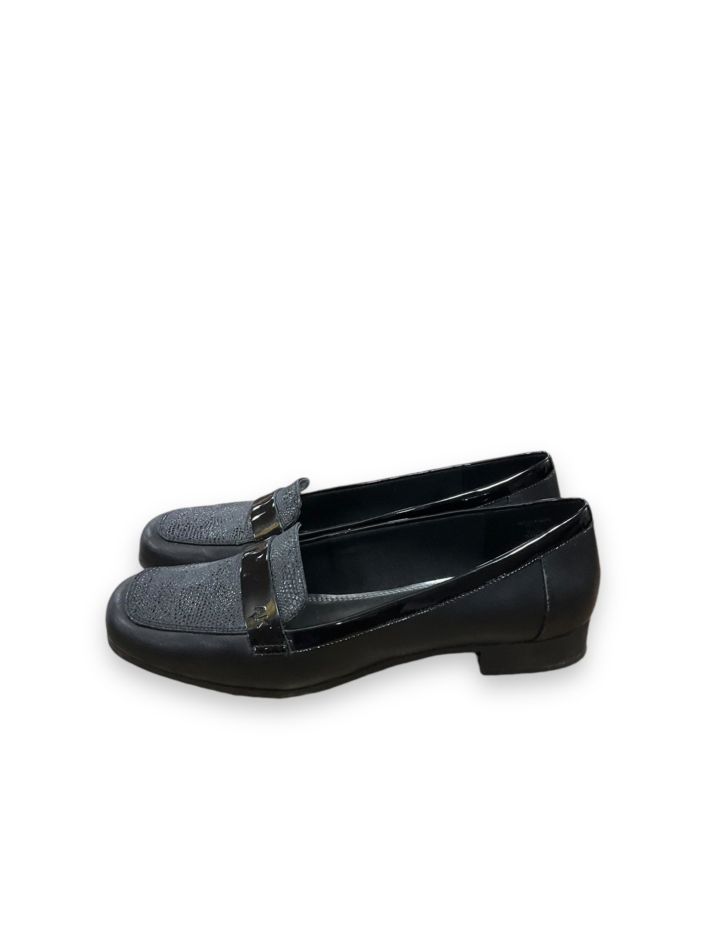 Shoes Flats By Anne Klein In Black, Size: 9