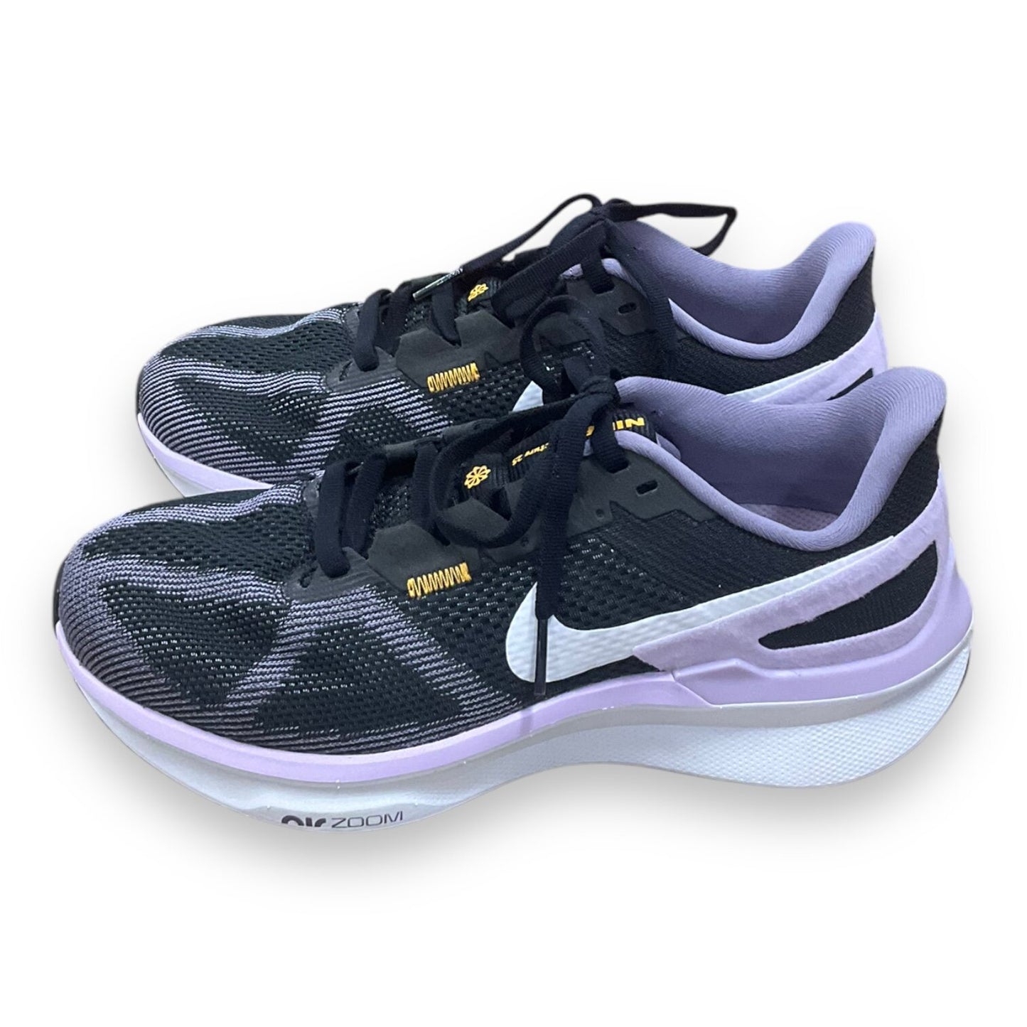 Shoes Athletic By Nike  Size: 6.5