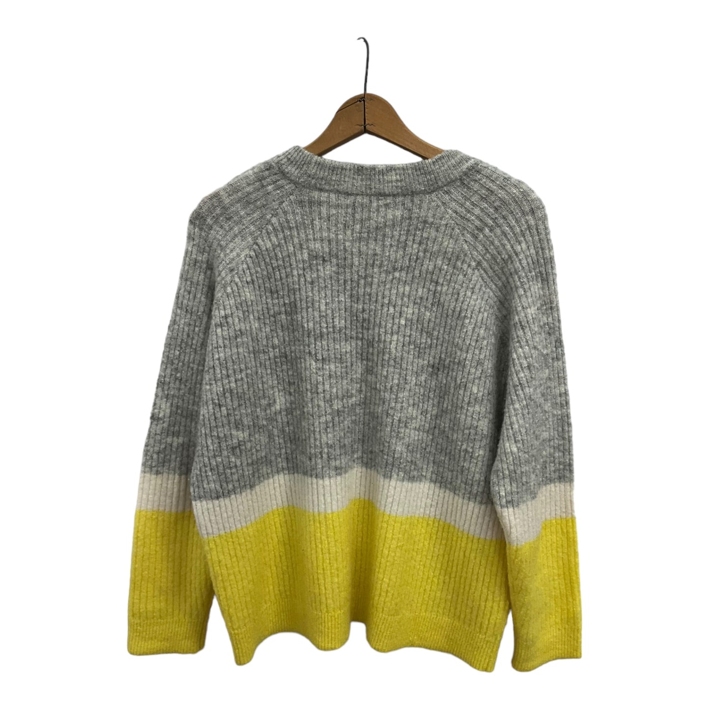 Sweater By Clothes Mentor  Size: M